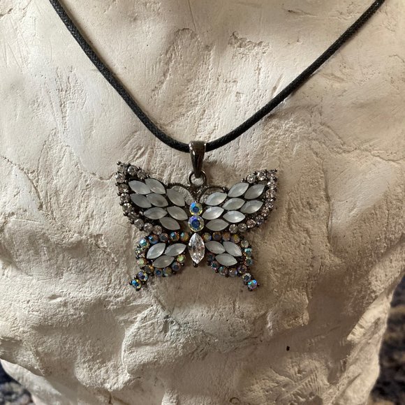 Butterfly Necklace Antique with crystals and stones on a black leather cord - Picture 6 of 12